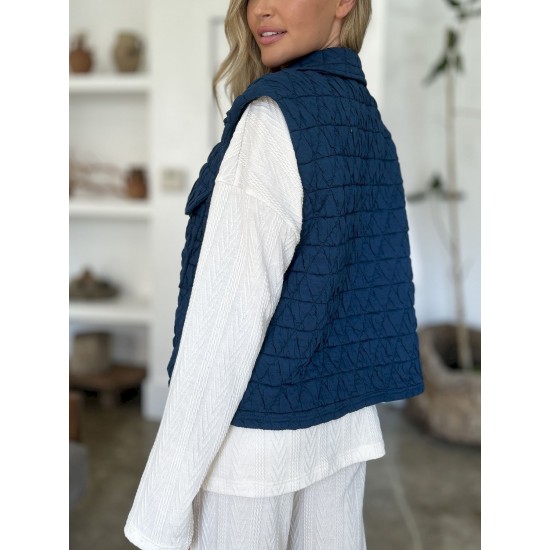 Women’s Casual Vest Coat Basic Quilted Pocketed Texture Snap Down Vest Navy Black Sleeveless Snap-Button Relaxed Fit Collared Cropped Outerwear with Diamond Pattern Spring/ Fall/ Winter Layering Piece for Outdoor Activities